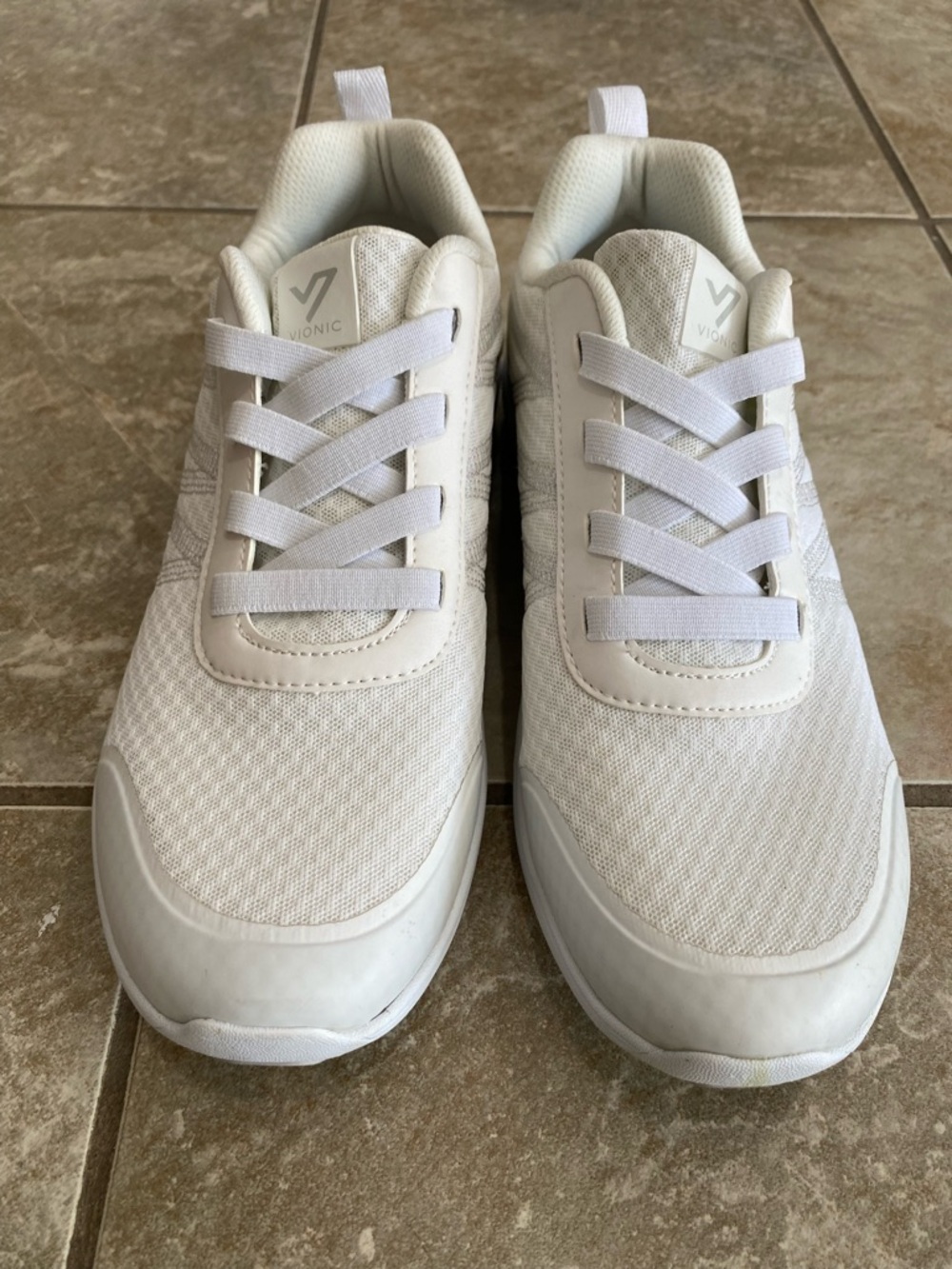 Vionic Women’s size 9.5 White Knit Slip-On Laced Sneakers